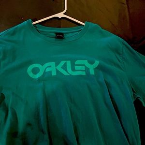 Oakley T shirt